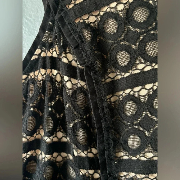 Ann Taylor Loft | lace overlay | black | nude | tank | a line | size 4 - Picture 14 of 14